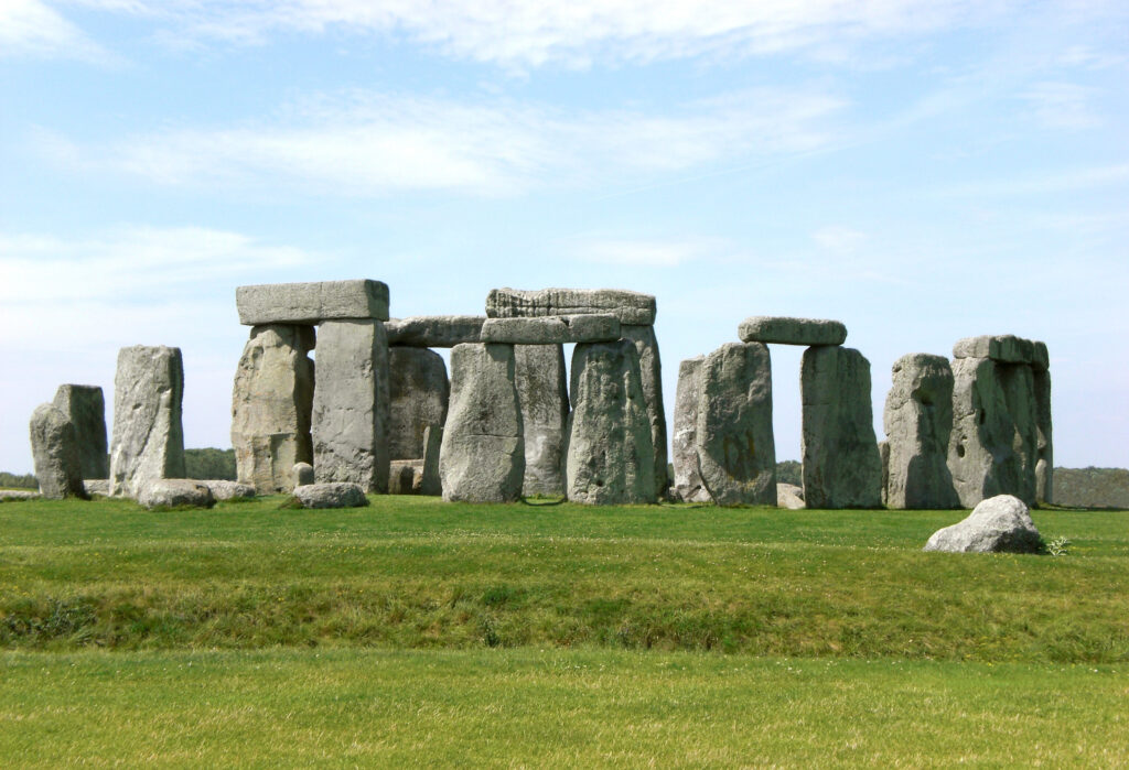 Top 4 Mysteries and Theories of Stonehenge